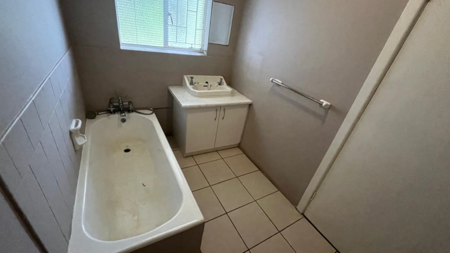 Bedroom Property for Sale in Jeffreys Bay Central Eastern Cape
